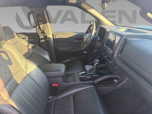 Used 2022 Nissan Frontier Pro-X w/ Pro-X Premium Package image 8