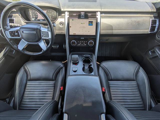 Used 2024 Land Rover Discovery Metropolitan Edition AWD/4WD image 17