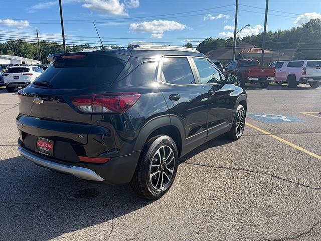 New 2026 Chevrolet TrailBlazer LT w/ Convenience Package AWD/4WD image 6