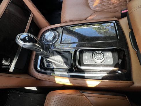 Used 2024 INFINITI QX80 Sensory image 28