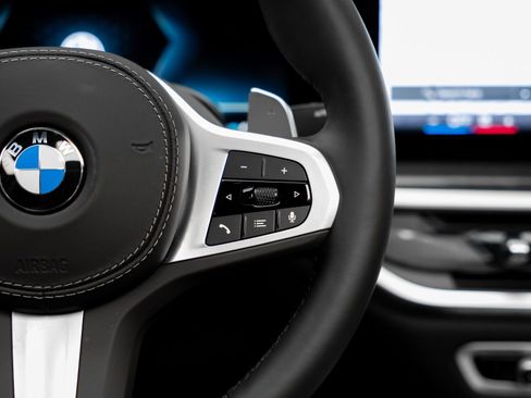 Used 2025 BMW X6 xDrive40i w/ Premium Package image 45