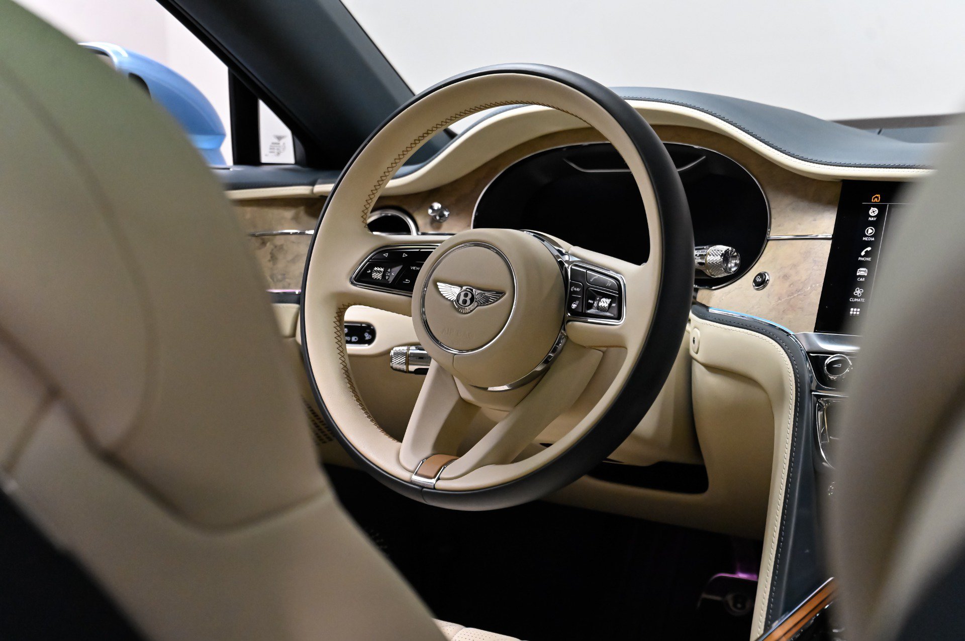 Used 2022 Bentley Flying Spur V8 AWD/4WD image 63