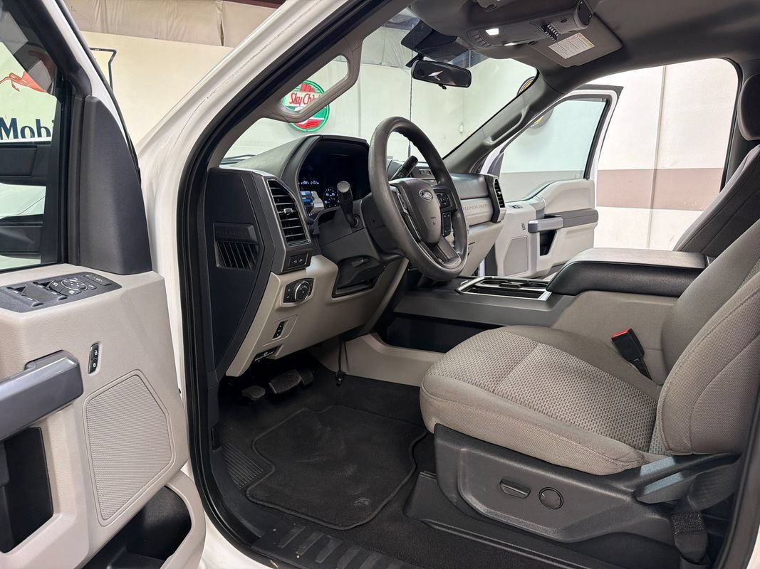 Used 2022 Ford F350 XLT w/ XLT Premium Package AWD/4WD image 24