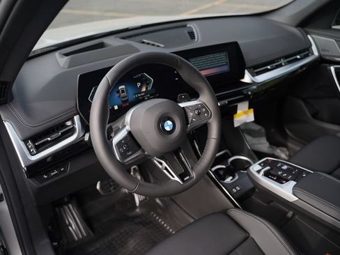 New 2026 BMW X1 xDrive28i w/ Technology Package AWD/4WD image 9