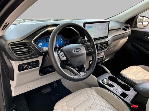 Used 2023 Ford Escape Platinum w/ Premium Technology Package AWD/4WD image 18