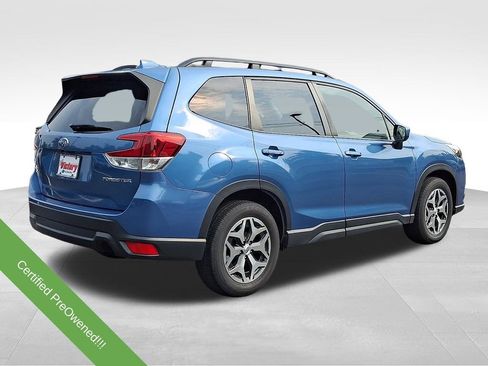 Used 2023 Subaru Forester Premium AWD/4WD image 6