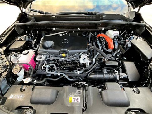 Used 2021 Toyota Venza XLE w/ Carpet Mat Package (TMS) image 29