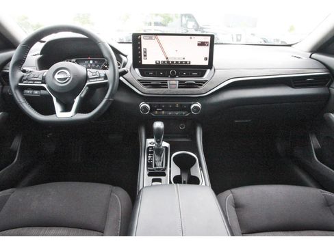 Certified 2023 Nissan Altima 2.5 SV w/ SV Premium Package AWD/4WD image 13