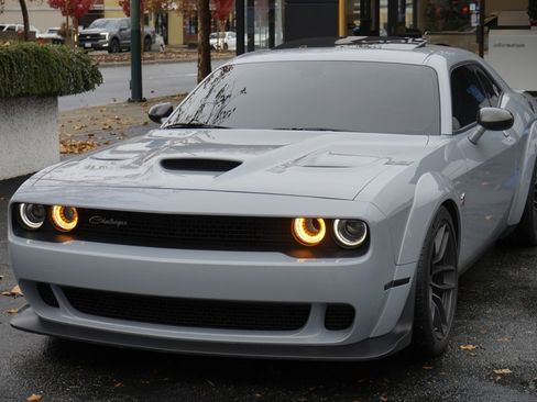 Used 2021 Dodge Challenger R/T Scat Pack image 3