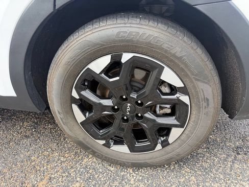 Used 2024 Kia Sorento S FWD image 32