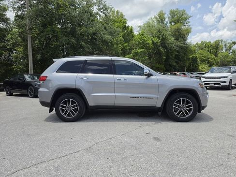 Certified 2020 Jeep Grand Cherokee Limited w/ Luxury Group II AWD/4WD image 3