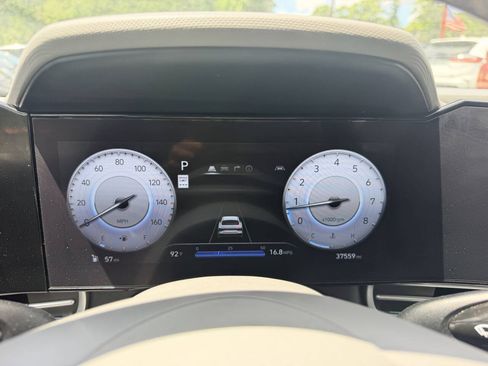 Used 2025 Hyundai Elantra SEL FWD image 22