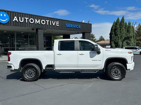 Used 2021 Chevrolet Silverado 2500 LT w/ Z71 Off-Road Package AWD/4WD image 2