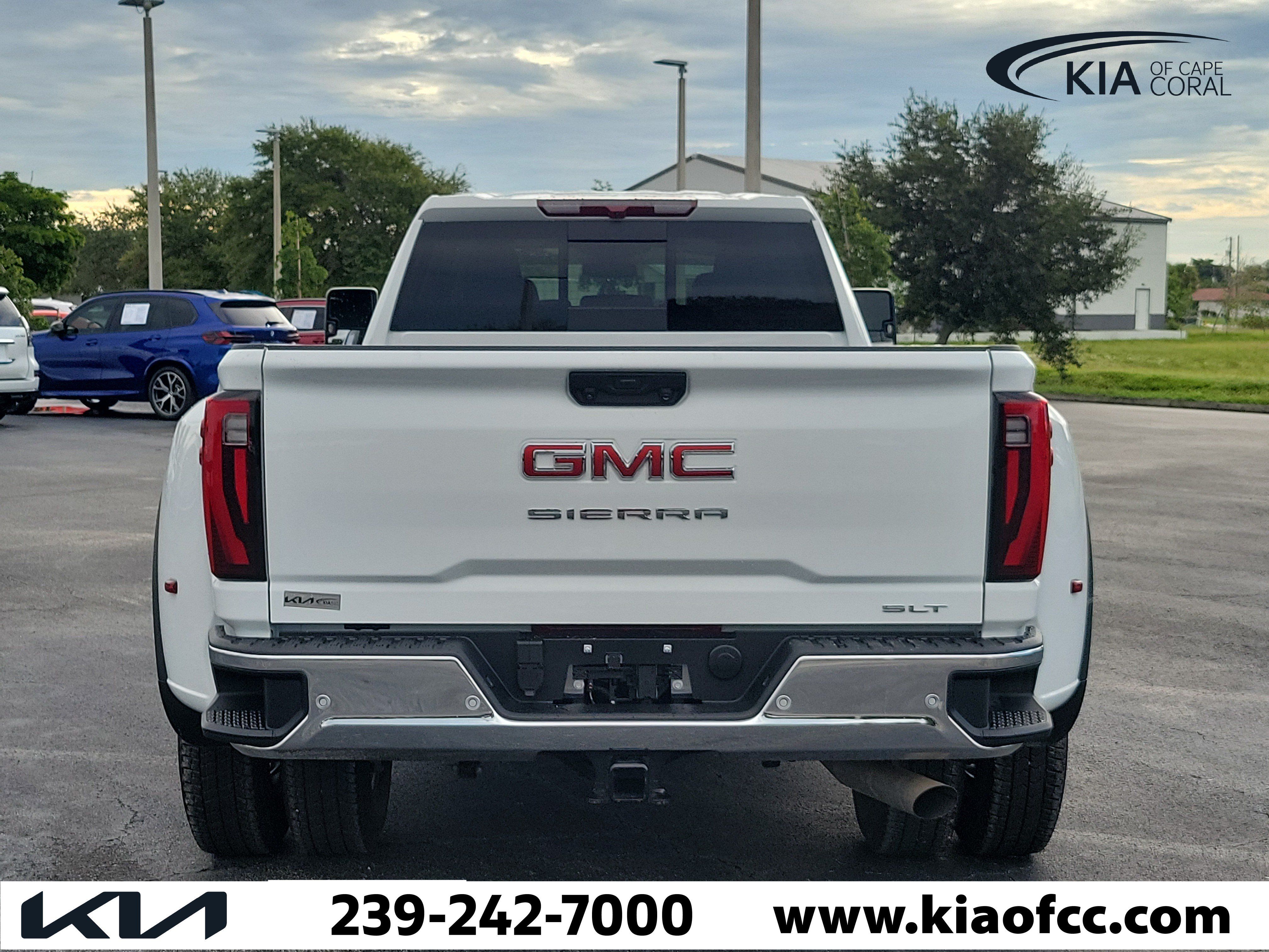 Used 2026 GMC Sierra 3500 SLT w/ SLT Convenience Package AWD/4WD image 5