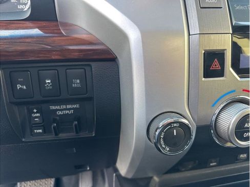 Used 2016 Toyota Tundra Limited image 31