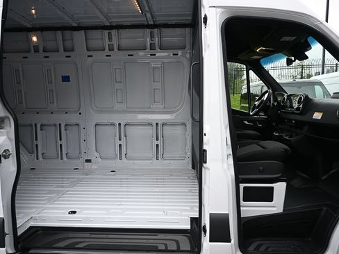 Used 2026 Mercedes-Benz Sprinter 4500 image 22