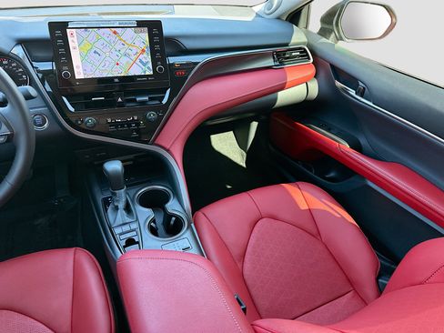 Used 2024 Toyota Camry XSE w/ Navigation Package image 24