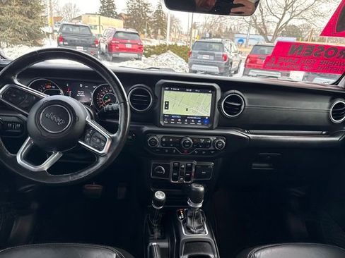 Used 2019 Jeep Wrangler Unlimited Sahara image 21