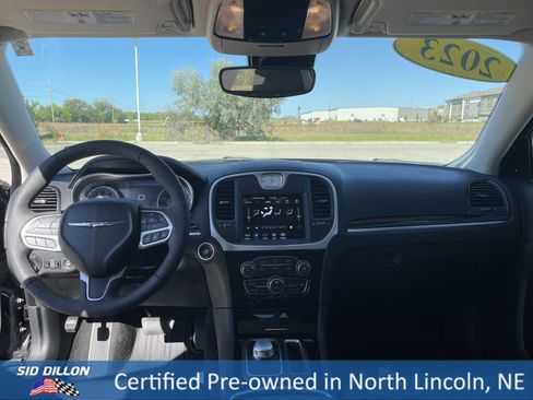Used 2023 Chrysler 300 Touring w/ Safetytec Plus Group image 16