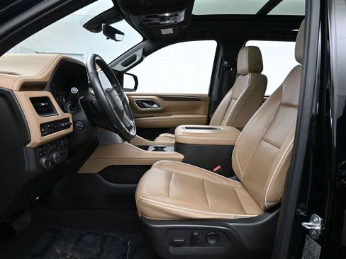 Used 2021 Chevrolet Tahoe Premier w/ Premium Package image 11