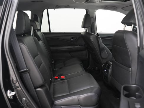 Used 2021 Honda Pilot Touring image 12