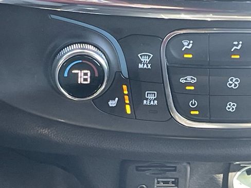 Used 2023 Chevrolet Traverse LT w/ LT Premium Package image 25