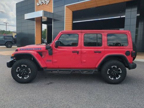Used 2025 Jeep Wrangler Unlimited Rubicon 4xe AWD/4WD image 7