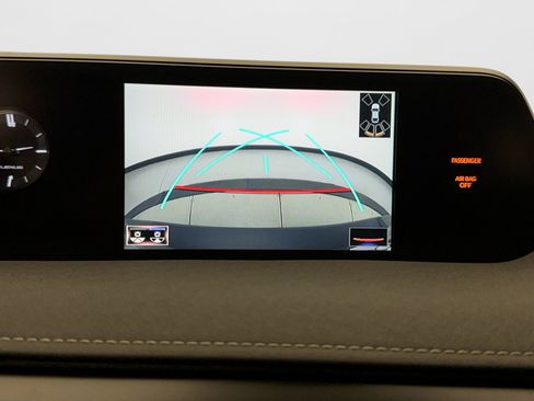 Used 2019 Lexus UX 250h w/ Premium Package AWD/4WD image 15
