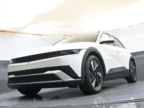 New 2025 Hyundai Ioniq 5 SEL image 36