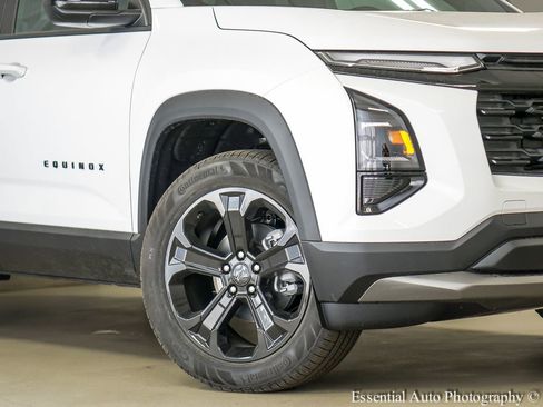 New 2026 Chevrolet Equinox LT image 4