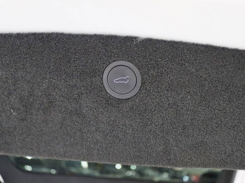 Used 2022 Tesla Model X image 36