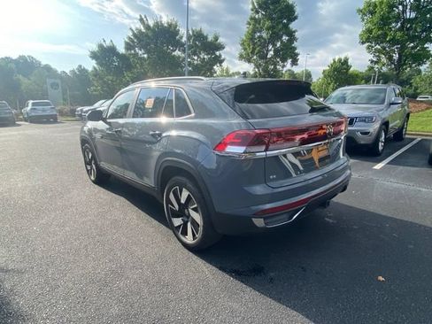 Used 2024 Volkswagen Atlas Cross Sport SE FWD image 10