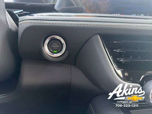 New 2026 Chevrolet Suburban Premier w/ Sun And Tow Package AWD/4WD image 32
