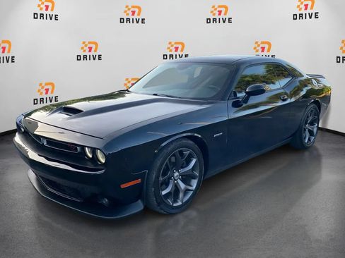 Used 2019 Dodge Challenger R/T RWD image 1