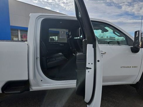 Used 2024 Chevrolet Silverado 2500 LTZ w/ LTZ Convenience Package AWD/4WD image 19
