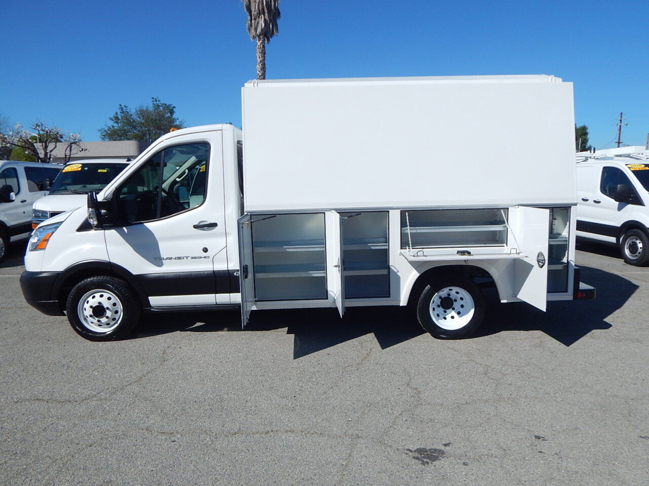 Used 2019 Ford Transit 350 138 DRW w/ Premium Package RWD image 3