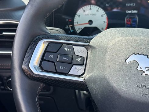 Used 2025 Ford Mustang Premium RWD image 37