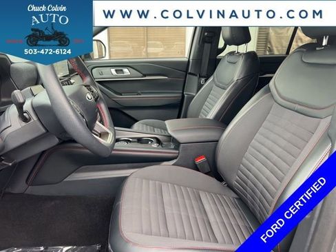 Used 2025 Ford Explorer ST-Line w/ ST-Line Street Pack image 16