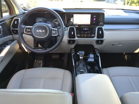 Used 2023 Kia Sorento SX image 12