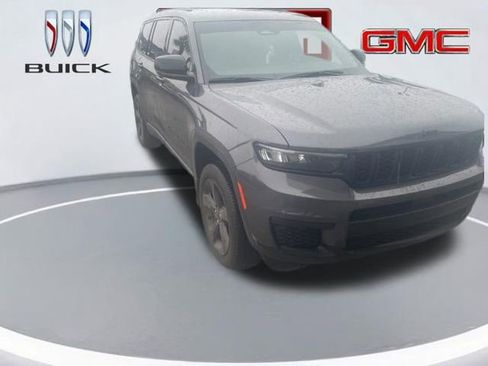Used 2025 Jeep Grand Cherokee L Altitude RWD image 9