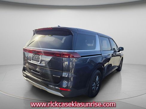 Used 2023 Kia Carnival LX FWD image 8