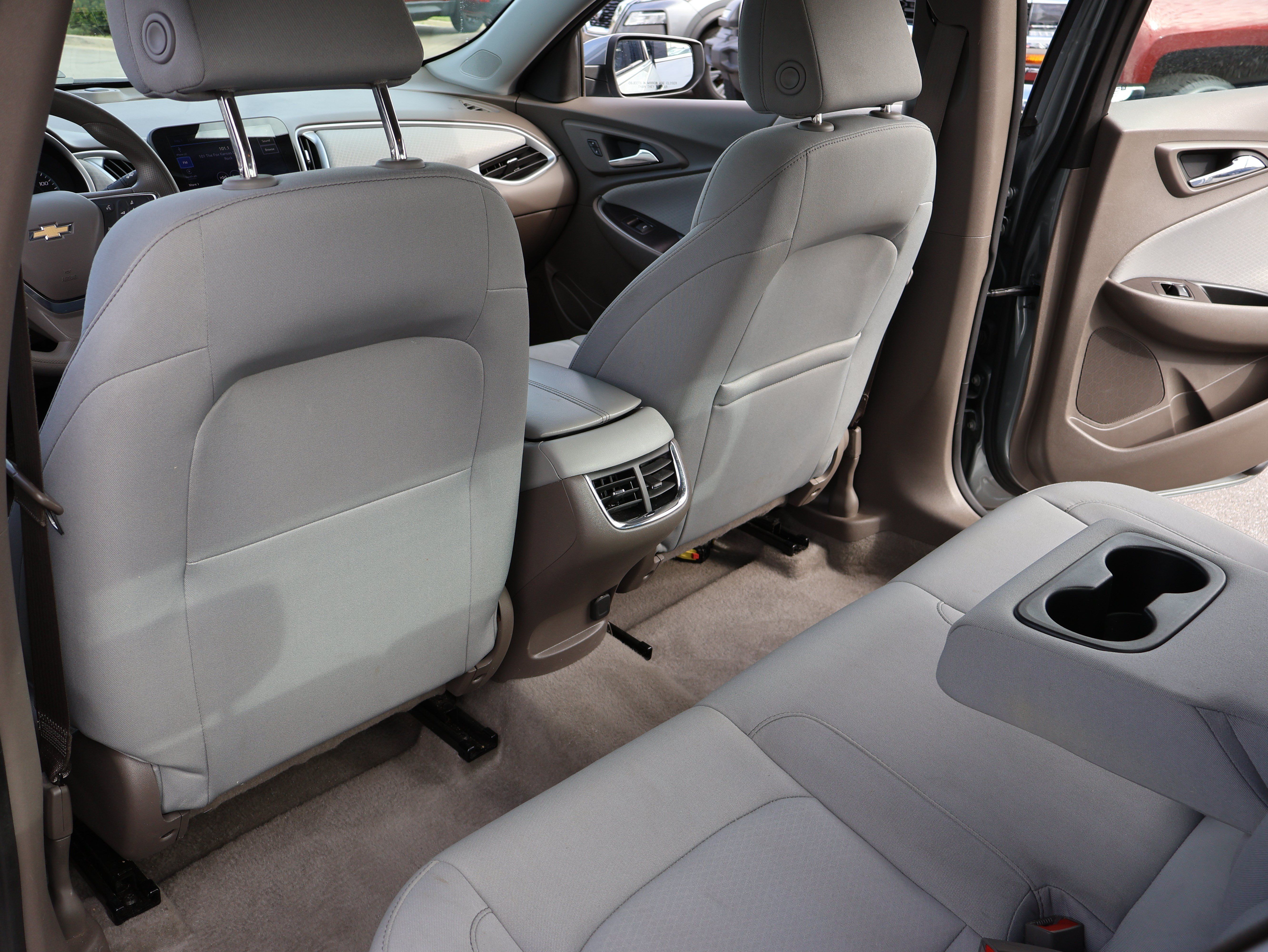 Used 2024 Chevrolet Malibu LT FWD image 13