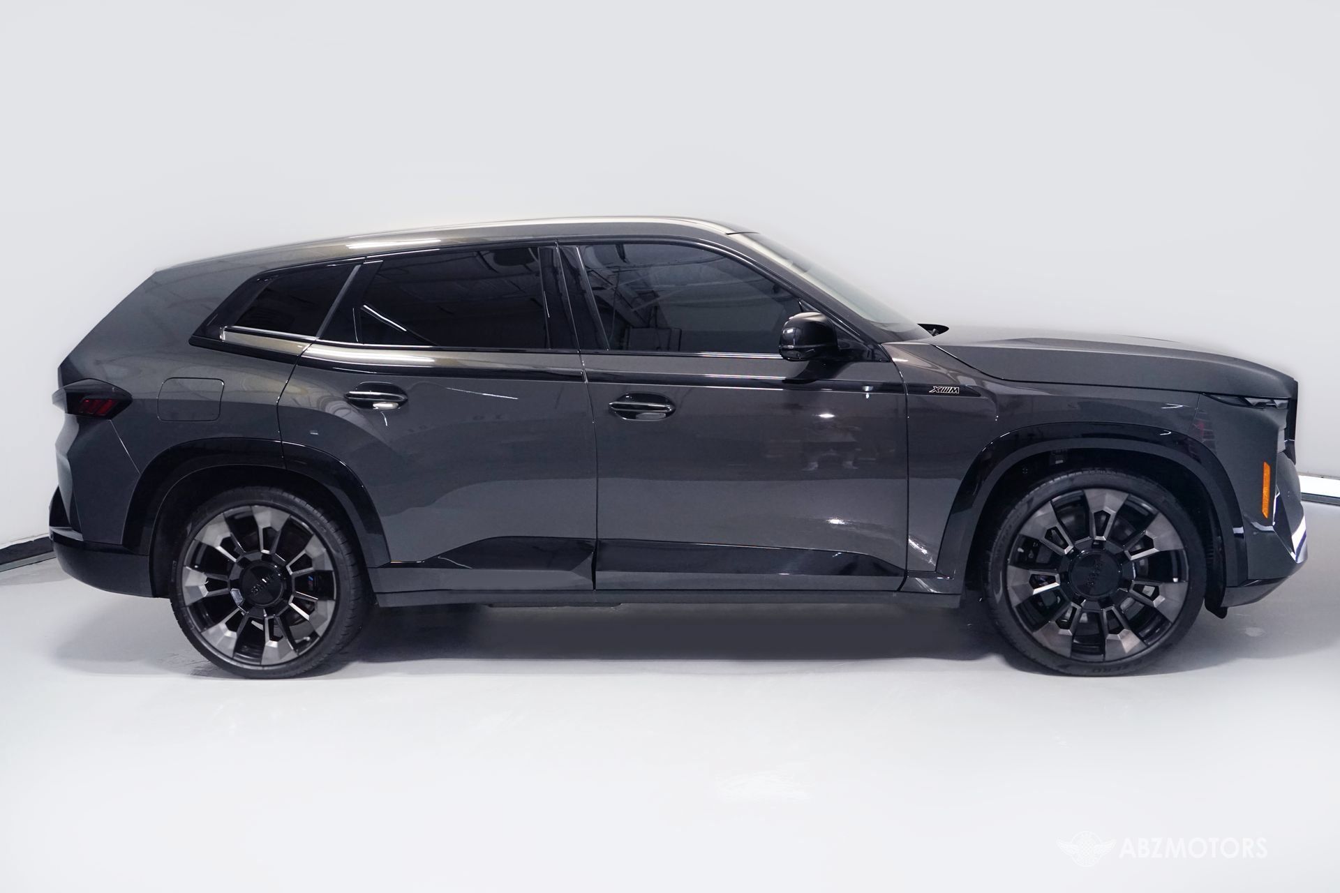 Used 2023 BMW XM AWD/4WD image 3