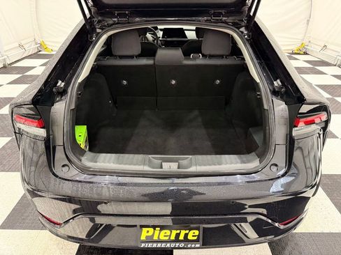 Used 2024 Toyota Prius LE image 4