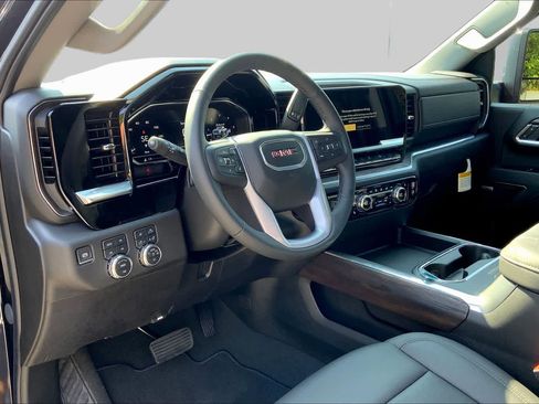 New 2025 GMC Sierra 3500 SLT w/ SLT Premium Package AWD/4WD image 8