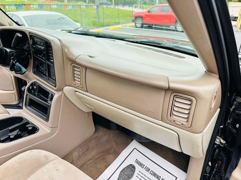 Used 2006 Chevrolet Avalanche LS w/ Sun And Sound Package AWD/4WD image 34
