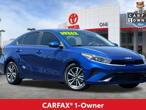 Used 2022 Kia Forte LXS FWD image 2