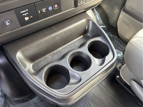 Used 2017 Chevrolet Express 2500 RWD image 25
