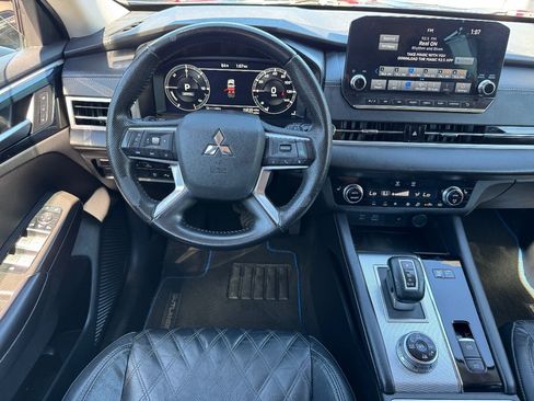 Used 2023 Mitsubishi Outlander SEL AWD/4WD image 25