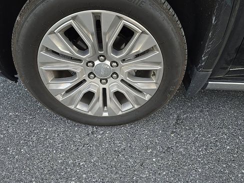 Certified 2022 GMC Sierra 1500 Denali w/ Denali Premium Package image 12